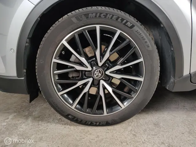 Toyota C-HR 1.8 Hybrid Executive 2018 Hybride Benzine 23