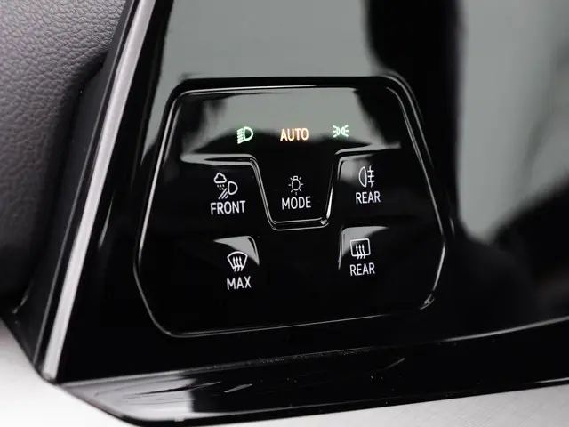 Volkswagen Golf 1.5 TSI 130pk Life 2020 Benzine 12