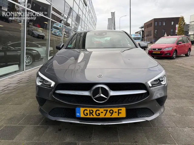 Mercedes-Benz CLA 2