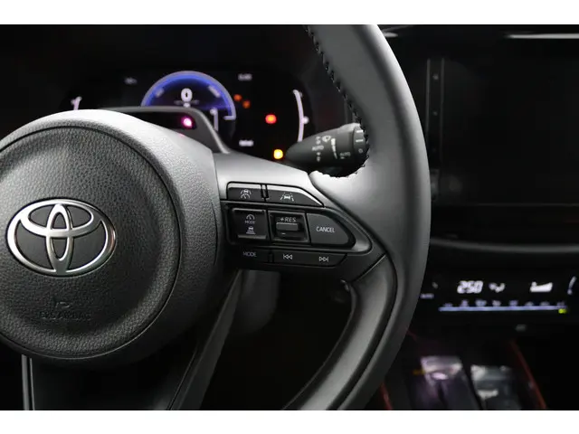 Toyota Aygo X Hybrid 115 pulse 2026 Hybride Benzine 18