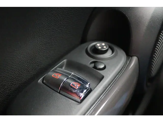 MINI Cooper Mini 1.5 Essential Automaat 2021 Benzine 26