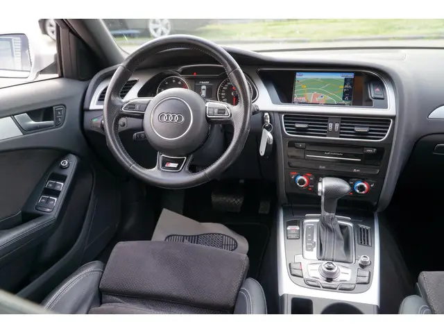 Audi A4 Avant 1.8 TFSI S-LINE PANORAMADAK 2015 Benzine 17