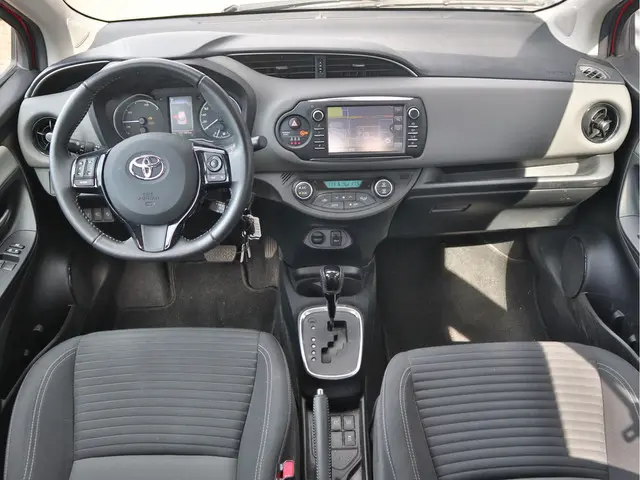 Toyota Yaris 1.5 Hybrid Energy 2018 Hybride Benzine 5