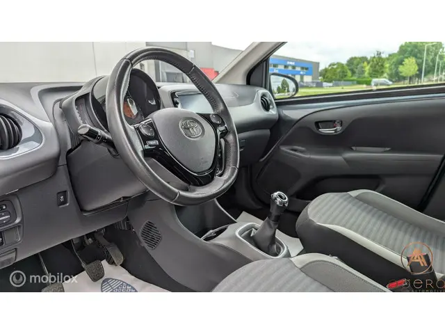 Toyota Aygo 1.0 VVT-i x-cite 2019 Benzine 9