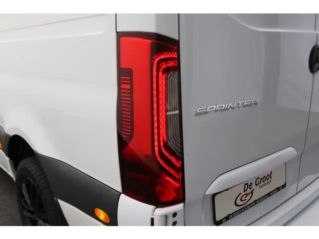 Mercedes-Benz Sprinter 317 CDI AUT. L2H2 2023 Diesel 26