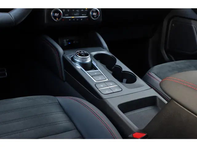 Ford Kuga 2.5 PHEV ST-Line X 2021 Hybride Benzine 38