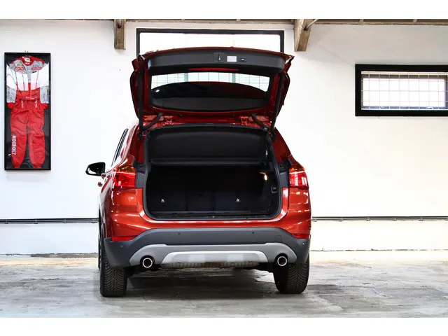 BMW X1 sDrive20i Orange Edition II 2018 Benzine 10