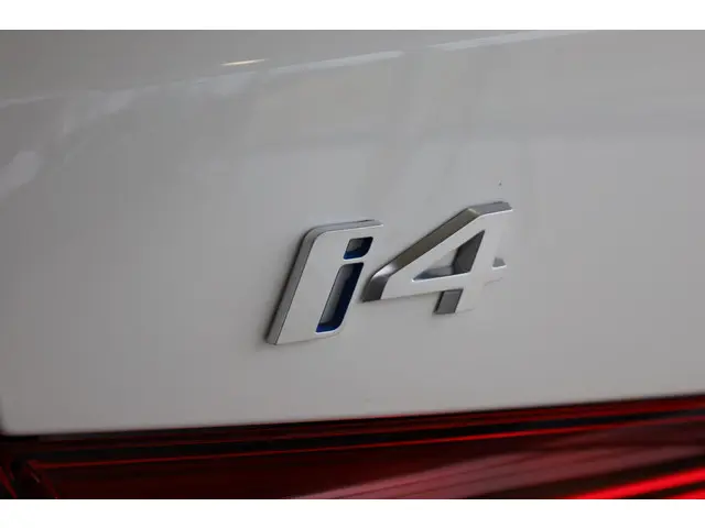 BMW i4 eDrive40 2025 Elektrisch 27