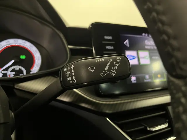 Škoda Kamiq 1.5 TSI ACT Monte Carlo Sport 2023 Benzine 42