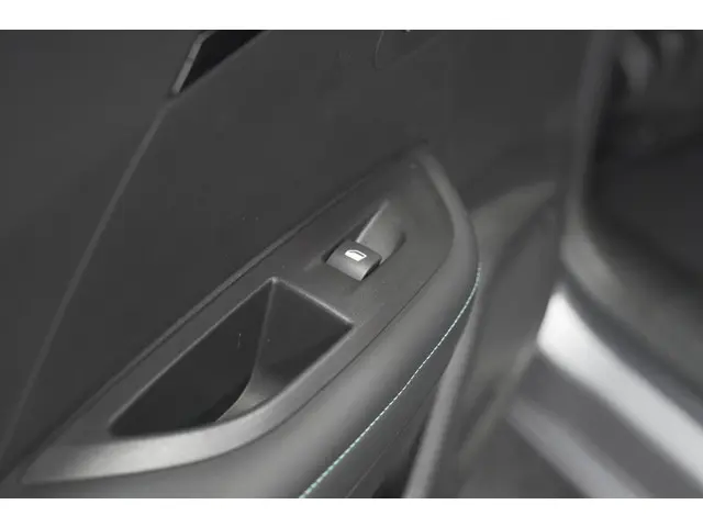 Peugeot e-2008 EV Allure 50 kWh 2021 Elektrisch 26