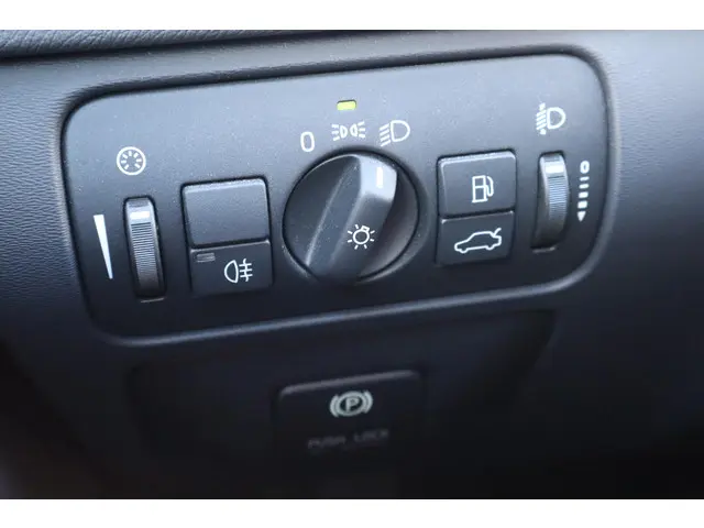 Volvo S60 1.6 T4 Momentum 2013 Benzine 19