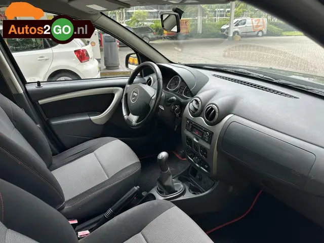 Dacia Duster 1.6 SCe 4x2 2012 Benzine 17