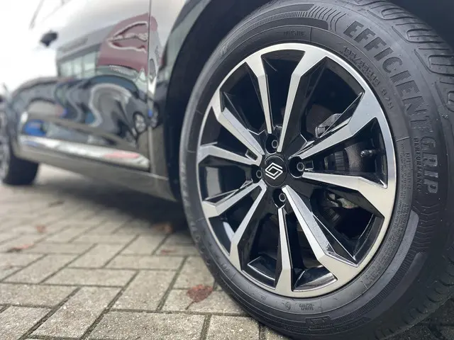 Renault Clio 1.0 TCe 90 GPF Techno 2024 Benzine 23
