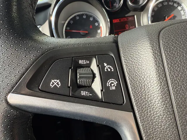 Opel Astra Sports Tourer 1.4 Turbo Cosmo 2013 Benzine 16