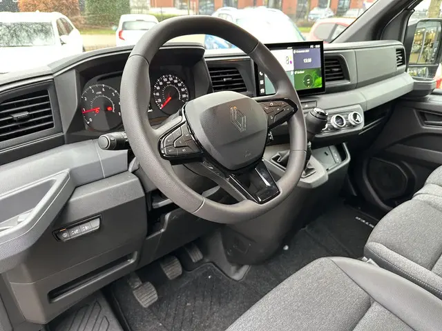 Renault Master T35 2.0 dCi 130 L2H2 Advance 2024 Diesel 25