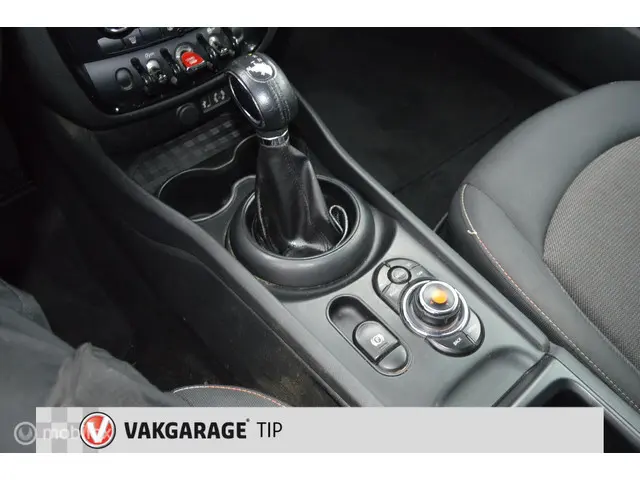 MINI Clubman 1.5 One Business 2017 Benzine 18