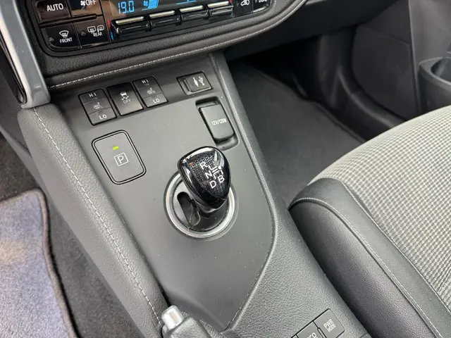 Toyota Auris 1.8 Hybrid Lease Pro 2016 Hybride Benzine 23