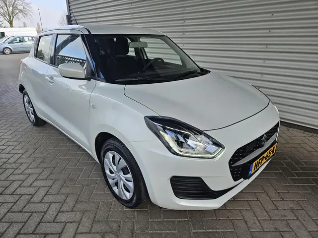 Suzuki Swift 1.2 Comfort Smart Hybrid 2023 Benzine 7