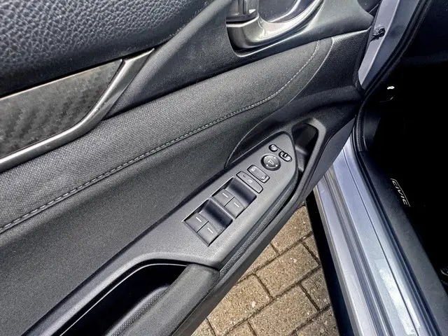 Honda Civic 1.5i VTEC SPORT PLUS 2017 Benzine 37