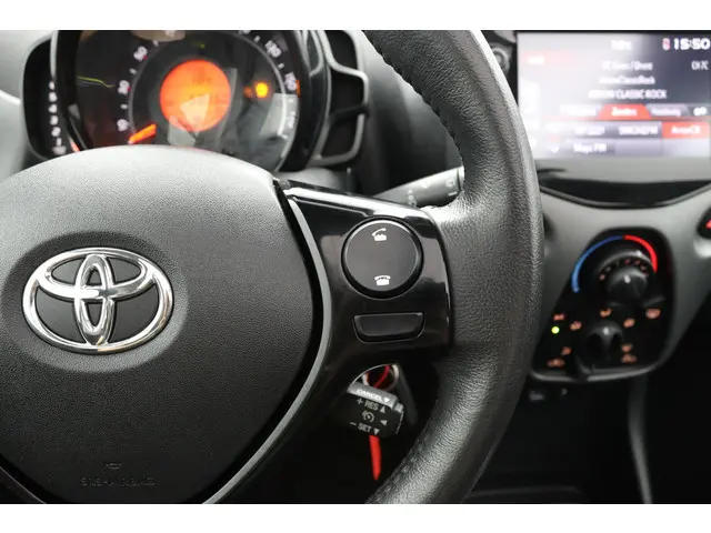 Toyota Aygo 1.0 VVT-i x-play cabrio 2021 Benzine 21