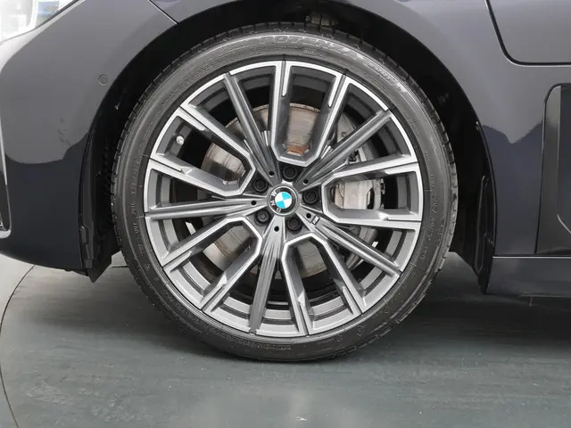 BMW 7 Serie 745e High Executive 2021 Hybride Benzine 32