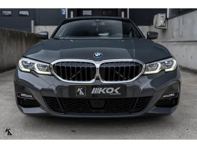 BMW 3 Serie 320i High Executive Edition 2020 Benzine 69