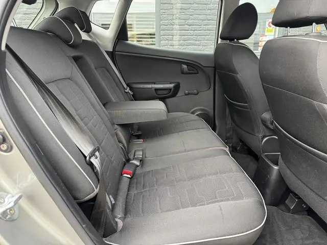 Kia Venga 1.4 CVVT Plus Pack 2012 Benzine 14