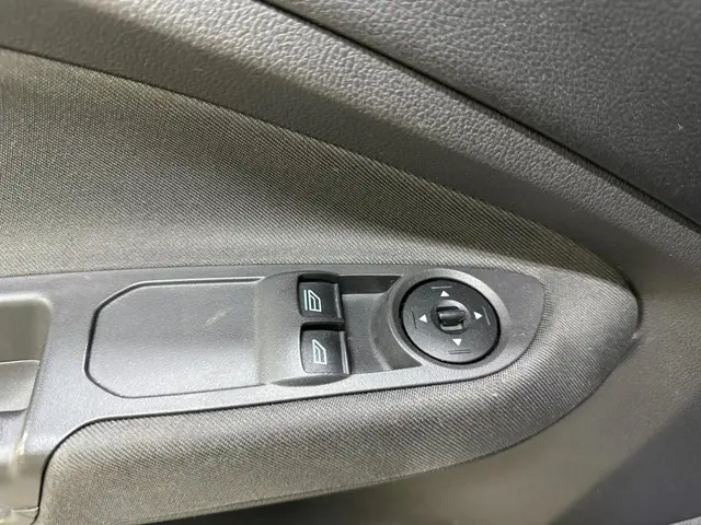 Ford C-MAX 1.6 2016 Benzine 8