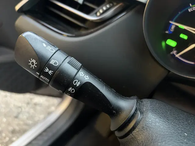 Toyota C-HR 1.8 Hybrid Premium 2017 Hybride Benzine 9