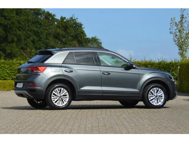 Volkswagen T-Roc 1.0 TSI Life Edition 2025 Benzine 49