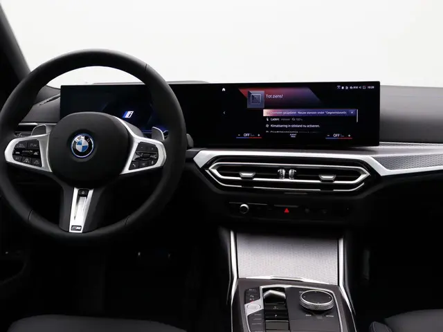 BMW 3 Serie Touring 320e 2025 Hybride Benzine 30