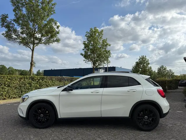 Mercedes-Benz GLA 250 4Matic Edition 1 2014 Benzine 6