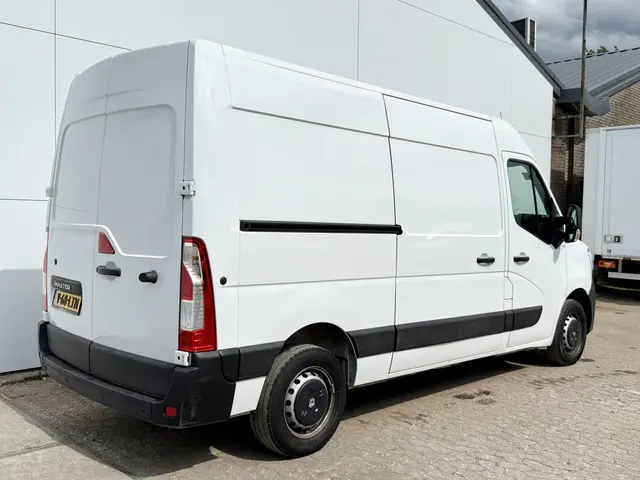 Renault Master T33 2.3 DCI 135PK 2023 Diesel 3