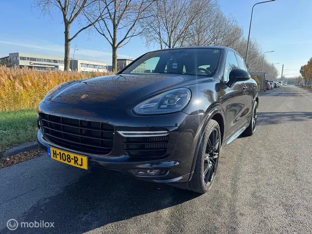 Porsche Cayenne 2