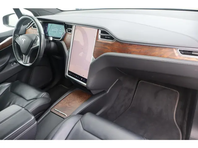 Tesla Model X 100D 2017 Elektrisch 10