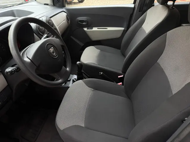 Dacia Lodgy 1.2 TCe Robust 5p. 2017 Benzine 11