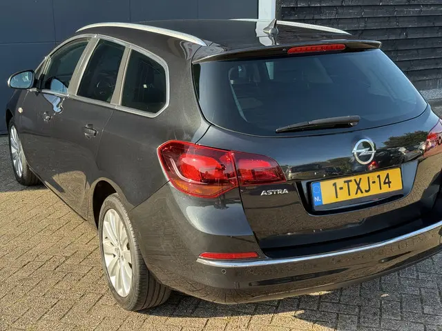 Opel Astra Sports Tourer 1.4 Turbo Cosmo 2014 Benzine 8