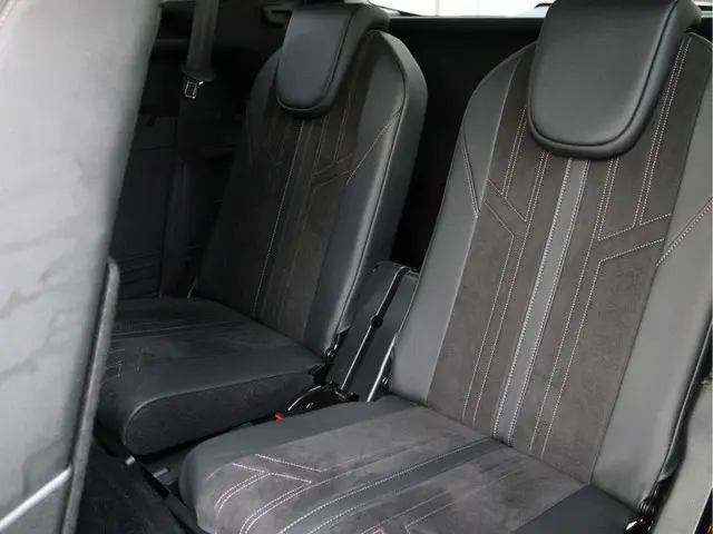 Peugeot 5008 1.2 PureTech Blue Lease GT 2021 Benzine 30