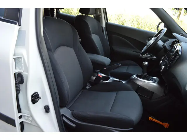 Nissan Juke 1.6 Acenta Eco 2012 Benzine 17