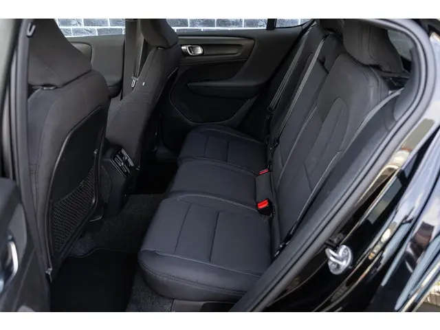 Volvo C40 Recharge Core 69 kWh 2022 Elektrisch 18