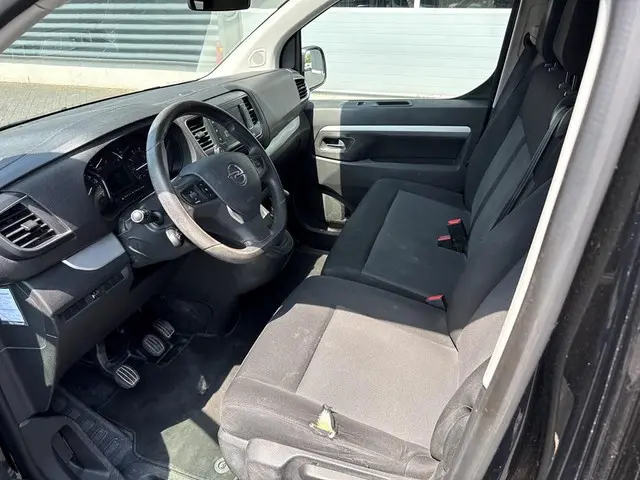 Opel Vivaro 2.0 CDTI L3H1 DC Edition L3H1 2021 Diesel 12
