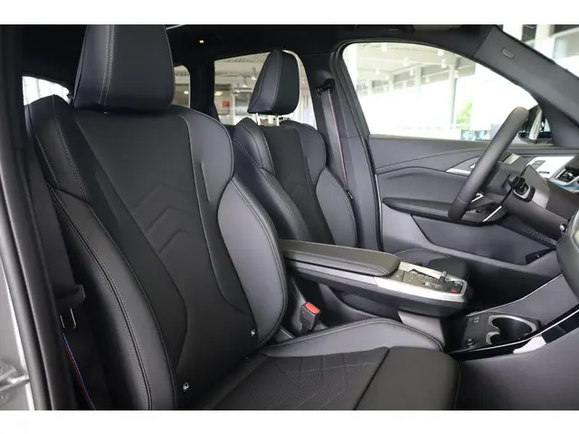BMW iX1 eDrive20 2025 Elektrisch 8