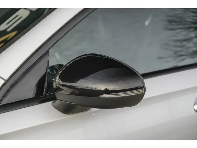 Mercedes-Benz A-Klasse A220 AMG 190pk 2019 Benzine 23