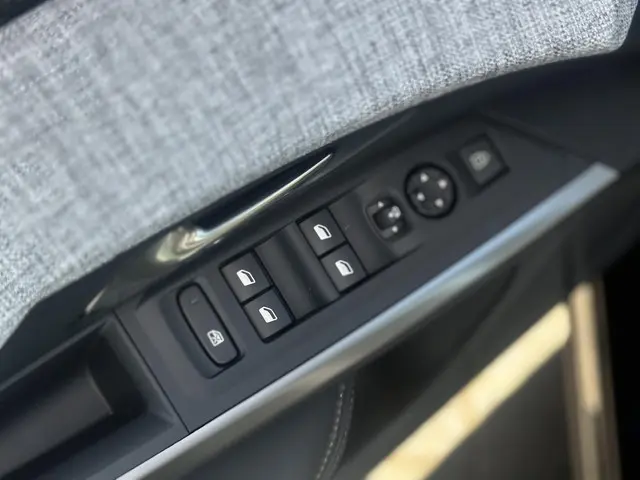 Peugeot 5008 1.2 Hybrid 145 Allure 2025 Hybride Benzine 27