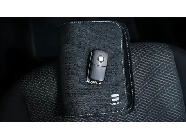 SEAT Mii 1.0 Sport Connect 2017 Benzine 32