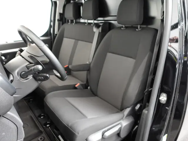 Opel Vivaro L3H1 145pk Automaat 2024 Diesel 2