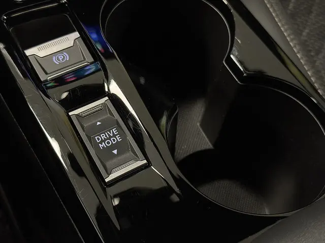 Peugeot 2008 1.2 PureTech 130 Allure 2024 Benzine 22