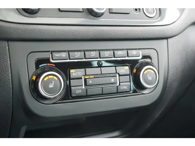 Volkswagen Tiguan 2.0 TDI Sport&Style 4Motion 2014 Diesel 25