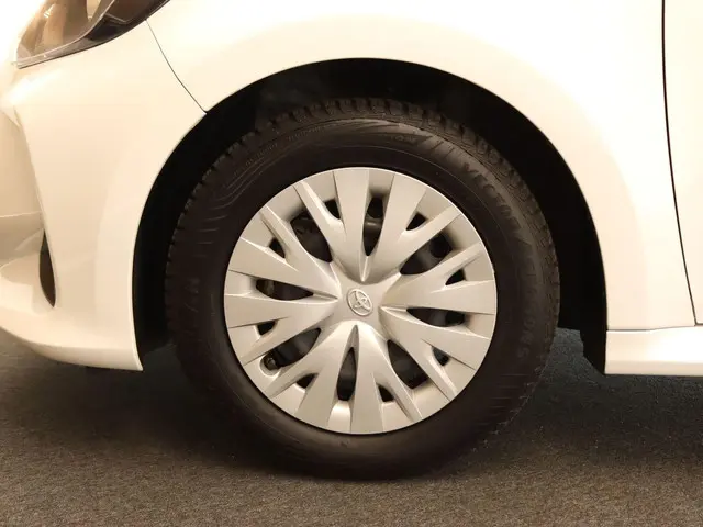 Toyota Yaris 1.5 Hybrid Active Plus 2021 Hybride Benzine 18