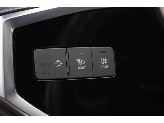 Audi Q3 45 TFSI e S edition 2021 Hybride Benzine 28